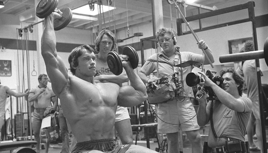 Ausgabe 1 Power Sport Magazin Arnold Schwarzenegger beim Training