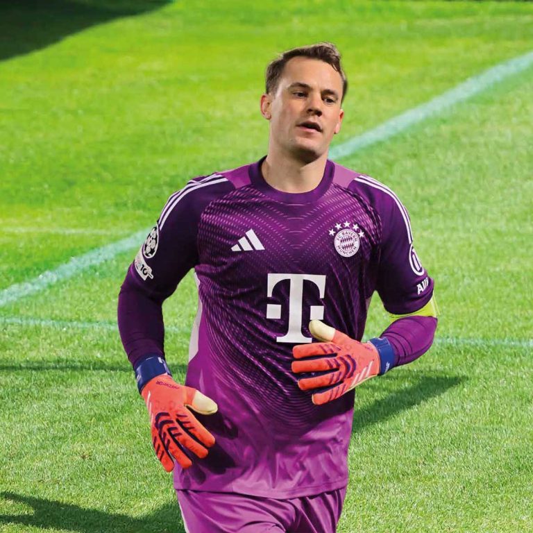 Manuel Neuer beim Fußball Manuel Neuer beim Fußball